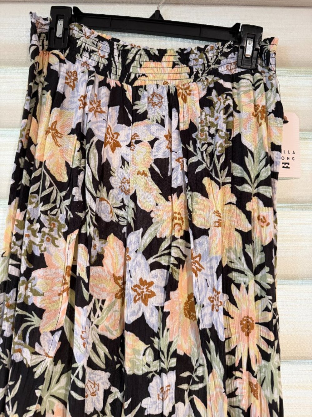 Billabong flowy floral pants (size L) - Picture 3 of 3